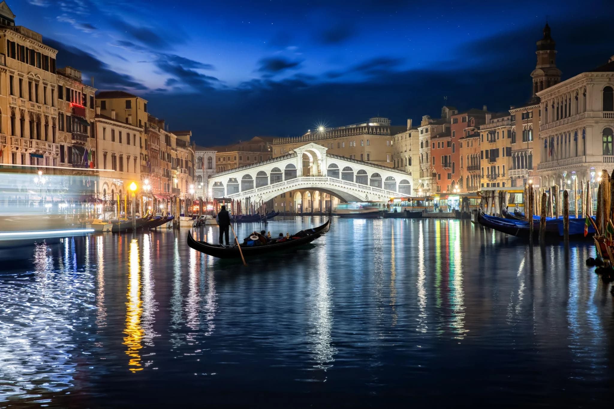 CANAL GRANDE: ROMANTICO GIRO IN GONDOLA AUDIOGUIDATO