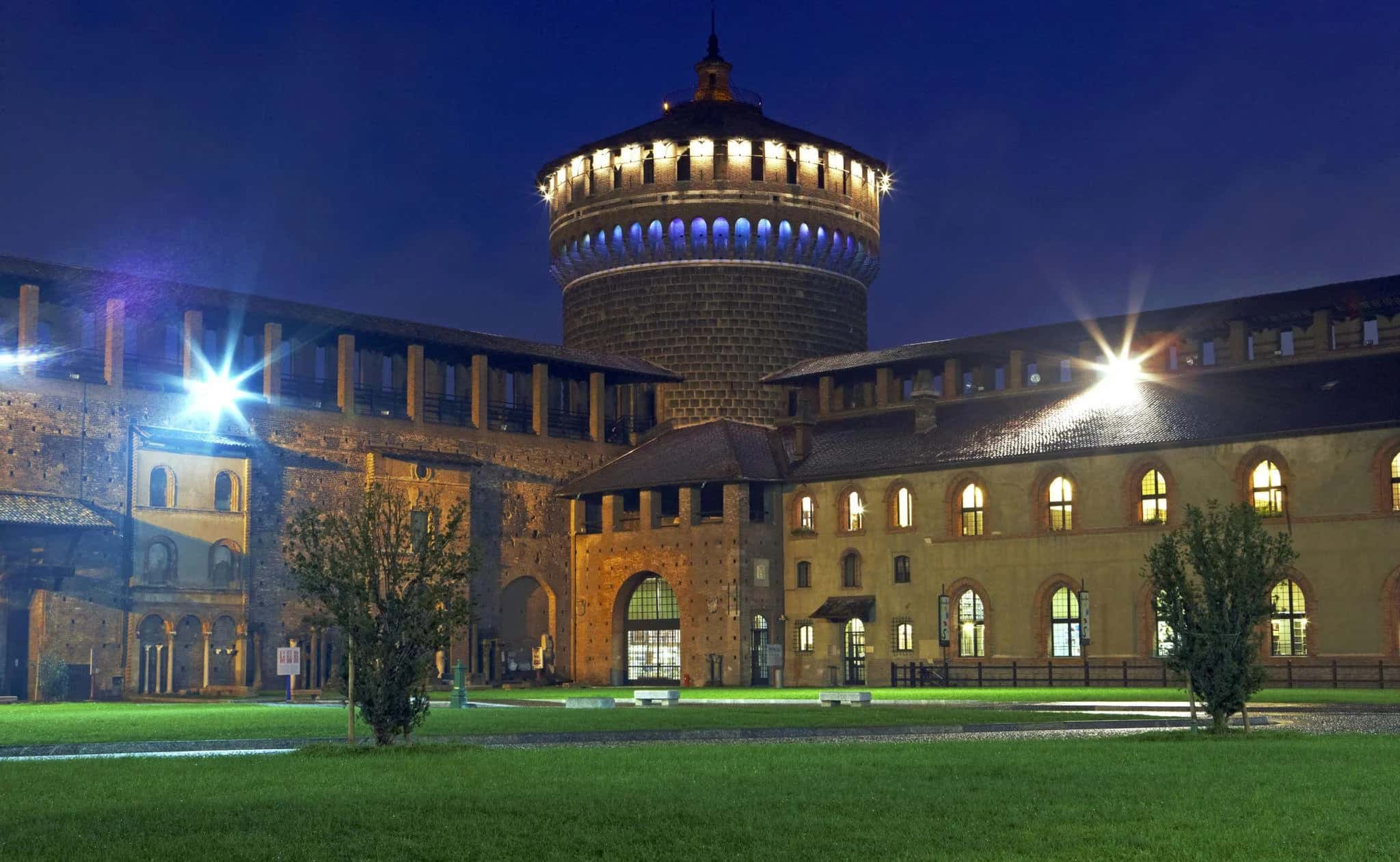 Ingresso e biglietti per Visita guidata serale a piedi a Milano